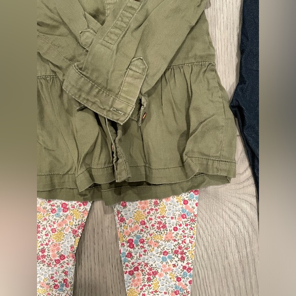 18 month Girls Outfit Bundle - Picture 3 of 9